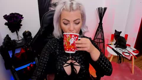 Miss CatSnow online show from 19, 1, 2025