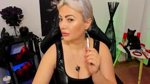 Miss CatSnow online show from 26, 1, 2025