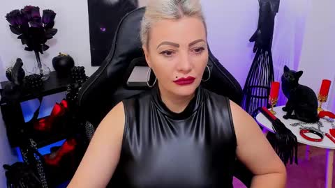 Miss CatSnow online show from 10, 2, 2025