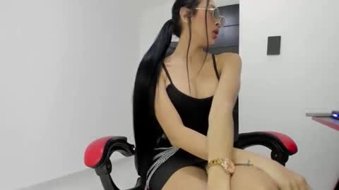 Snapshot of mistress_findom chatting on 6, 5, 2026 mistress_findom online show from 6, 5, 2026