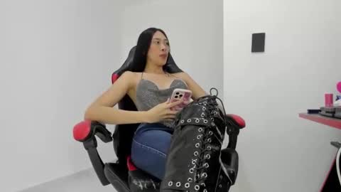 Snapshot of mistress_findom chatting on 23, 5, 2026 mistress_findom online show from 23, 5, 2026