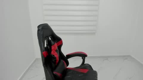 Snapshot of mistress_findom chatting on 11, 7, 2026 mistress_findom online show from 11, 7, 2026