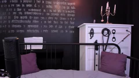 Snapshot of mistress_marlene chatting on 21, 12, 2024 Mistress Marlene online show from 21, 12, 2024