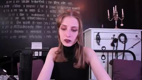 Snapshot of mistress_marlene chatting on 18, 1, 2025 Mistress Marlene online show from 18, 1, 2025