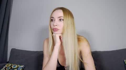 Snapshot of mistress_milana chatting on 10, 10, 2025 Milana online show from 10, 10, 2025