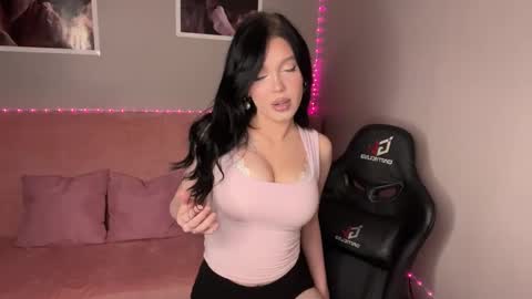 Mia online show from 22, 9, 2025