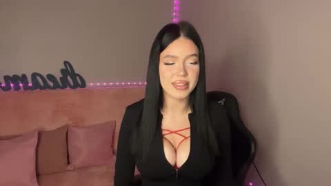 Mia online show from 17, 10, 2025