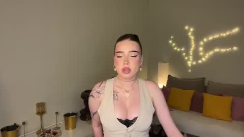 Snapshot of mistress_of_hearts chatting on 30, 6, 2026 Mia online show from 30, 6, 2026