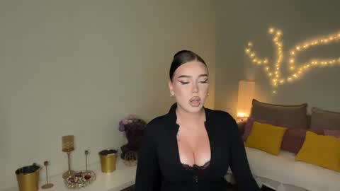 Snapshot of mistress_of_hearts chatting on 4, 7, 2026 Mia online show from 4, 7, 2026