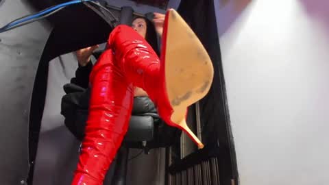 Snapshot of mistressanna_ chatting on 11, 7, 2026 Mistress Anna Alves online show from 11, 7, 2026