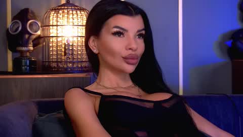 Elenia online show from 27, 11, 2025