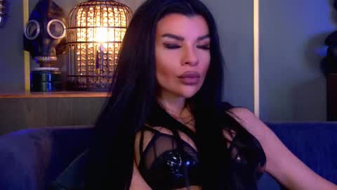 Elenia online show from 3, 2, 2026