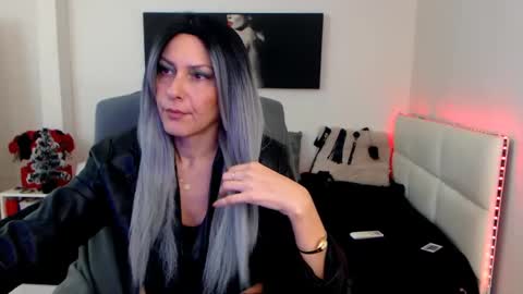 MistressEvelyn  online show from 23, 12, 2024