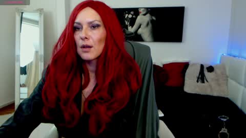 MistressEvelyn  online show from 13, 1, 2025