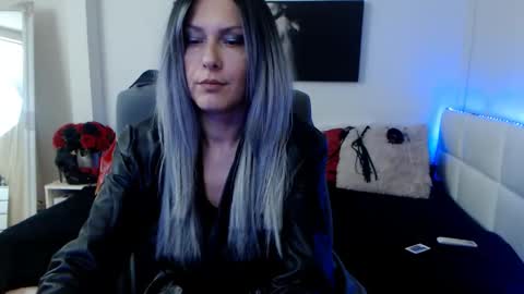 MistressEvelyn  online show from 22, 1, 2025
