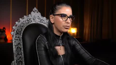 Snapshot of mistresskellykent chatting on 15, 6, 2026 Mistress Kelly online show from 15, 6, 2026