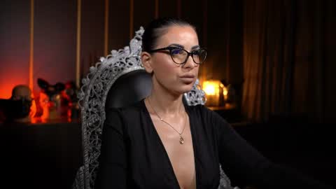 Snapshot of mistresskellykent chatting on 18, 6, 2026 Mistress Kelly online show from 18, 6, 2026