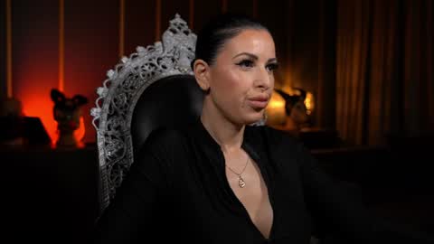 Snapshot of mistresskellykent chatting on 21, 7, 2026 Mistress Kelly online show from 21, 7, 2026