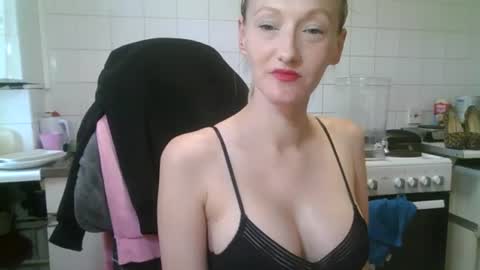 Snapshot of mistressmilly32 chatting on 27, 6, 2026 mistressmilly32 online show from 27, 6, 2026
