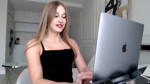 mistressuniverse online show from 21, 5, 2026