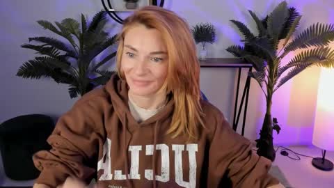 Snapshot of mistybarnes chatting on 23, 12, 2024 MistyBarnes NONUDE MODEL online show from 23, 12, 2024