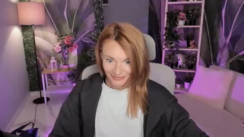Snapshot of mistybarnes chatting on 14, 9, 2025 MistyBarnes NONUDE MODEL online show from 14, 9, 2025