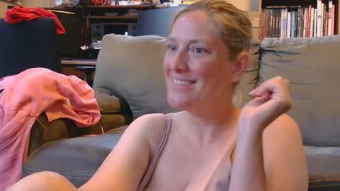 Snapshot of mistymountains96 chatting on 8, 6, 2026 Misty Mountains online show from 8, 6, 2026