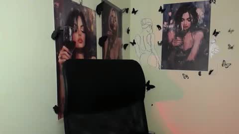 Snapshot of mistyrosee chatting on 23, 4, 2026 Aria online show from 23, 4, 2026