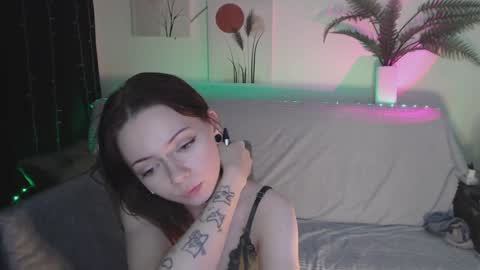 Snapshot of miuri_miy chatting on 5, 2, 2025 Yuka online show from 5, 2, 2025