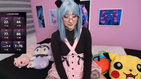 Snapshot of miwaviolet chatting on 19, 9, 2025  Miwa Violet  online show from 19, 9, 2025