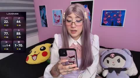 Snapshot of miwaviolet chatting on 22, 9, 2025  Miwa Violet  online show from 22, 9, 2025