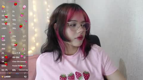 Snapshot of mixie_cute chatting on 26, 1, 2025 mixie_cute online show from 26, 1, 2025