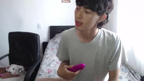 Snapshot of mixipeach chatting on 21, 10, 2025 Naomi and Nekorii online show from 21, 10, 2025