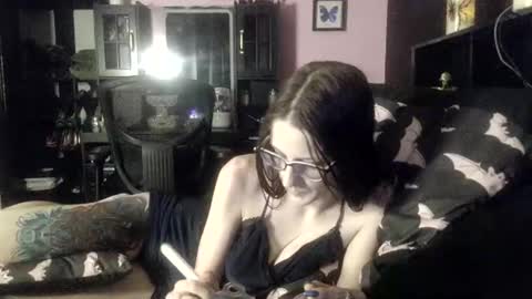 Snapshot of mizzbonez chatting on 5, 2, 2026 Mizz Bonez online show from 5, 2, 2026