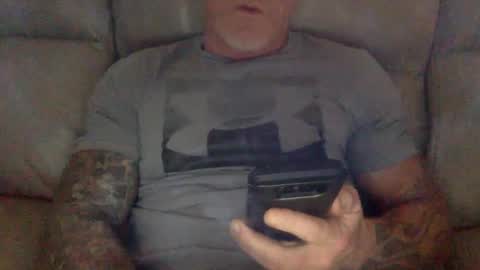 Snapshot of mjg175 chatting on 4, 2, 2025 SexyRed online show from 4, 2, 2025