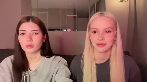 Snapshot of mmkakpoxyi22 chatting on 16, 2, 2026 alice and ray online show from 16, 2, 2026