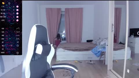 Lili online show from 12, 3, 2025