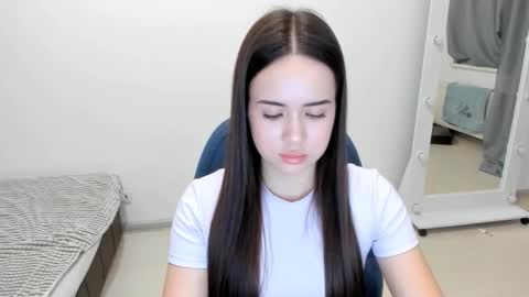 Snapshot of mmm_bananaa_ chatting on 28, 1, 2025 Beata online show from 28, 1, 2025