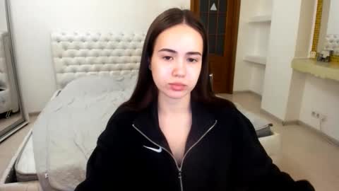 Snapshot of mmm_bananaa_ chatting on 5, 2, 2025 Beata online show from 5, 2, 2025