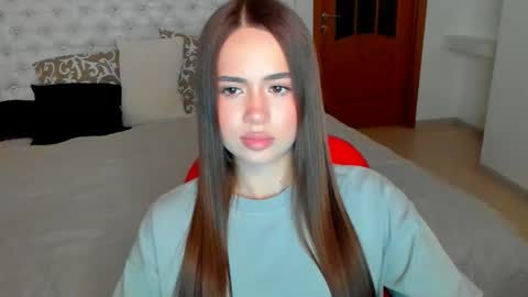 Snapshot of mmm_bananaa_ chatting on 11, 9, 2025 Beata online show from 11, 9, 2025
