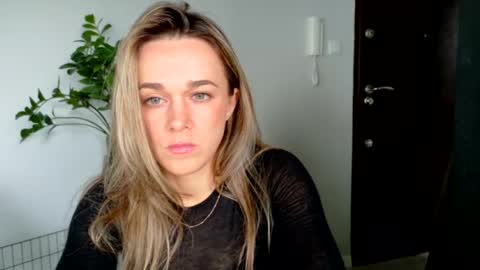 mmminnie online show from 14, 5, 2026