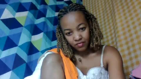 Snapshot of mmyriame chatting on 9, 7, 2026 mmyriame online show from 9, 7, 2026