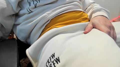 Snapshot of mnmassive chatting on 8, 1, 2025 M online show from 8, 1, 2025