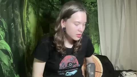 Snapshot of mo0n_goddess chatting on 23, 12, 2024 Misty online show from 23, 12, 2024