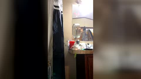 Snapshot of moannameplzdavid chatting on 10, 8, 2026 CountryWrong420 online show from 10, 8, 2026