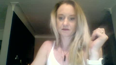 Snapshot of mockingbirds91 chatting on 17, 6, 2026 mockingbirds91 online show from 17, 6, 2026