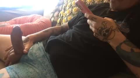 Snapshot of moe_cooch chatting on 21, 10, 2025 Charles online show from 21, 10, 2025