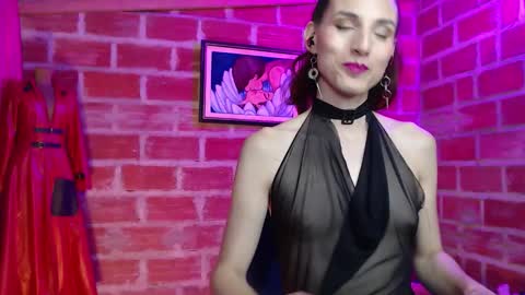 Snapshot of moira_hot chatting on 4, 10, 2025 moira_hot online show from 4, 10, 2025