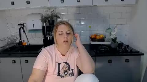 erika online show from 8, 10, 2025