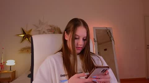 Snapshot of mol1y_kitten chatting on 30, 12, 2024 Molly online show from 30, 12, 2024